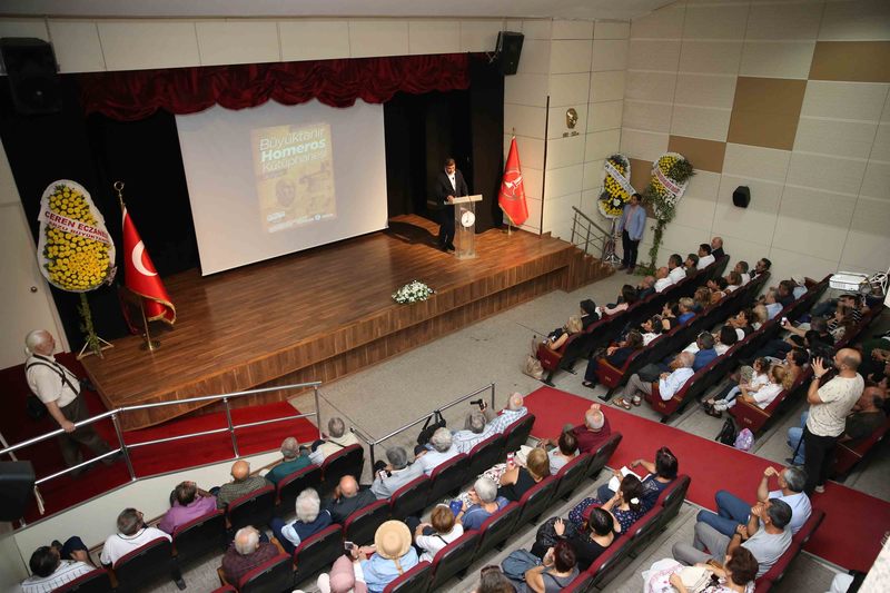 Karşıyaka’da ‘Büyüktanır Homeros Kütüphanesi’ kapılarını açtı