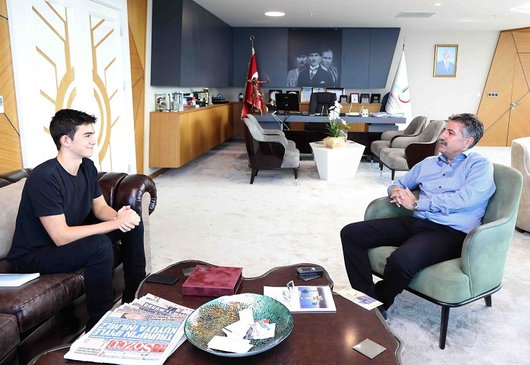 Liseli Gürel'den sosyal sorumluluk projesi