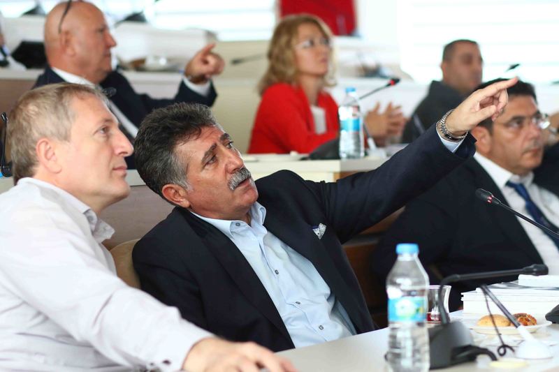 Bayraklı’ya ulaşım müjdeleri