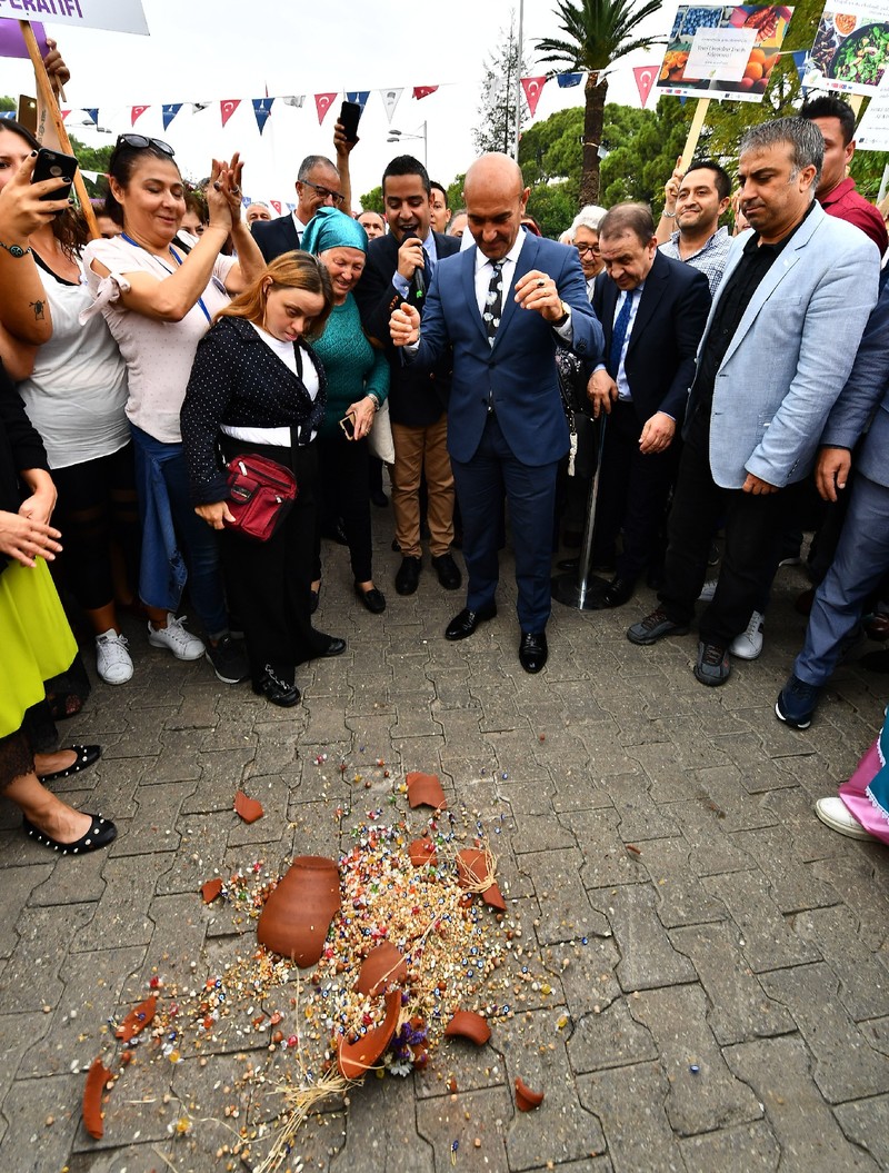 Kültürpark Üretici Pazarı açıldı