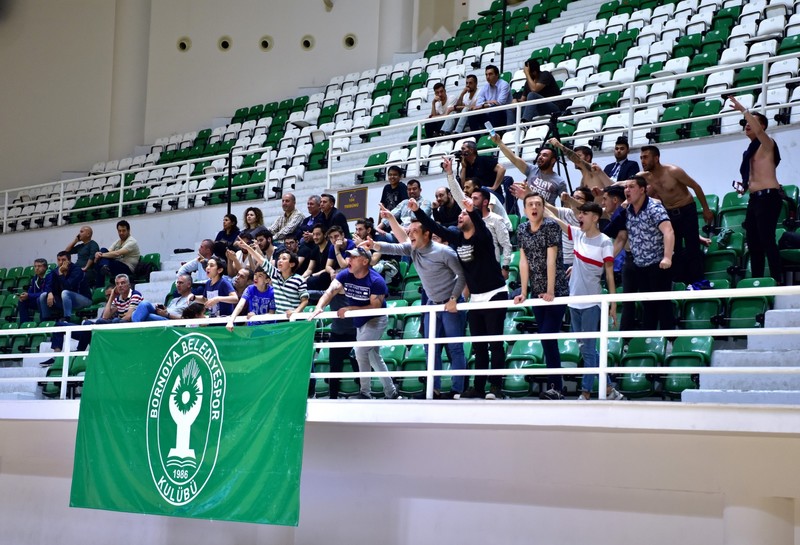 Bornova Belediyespor evindeki ilk maçına çıkıyor