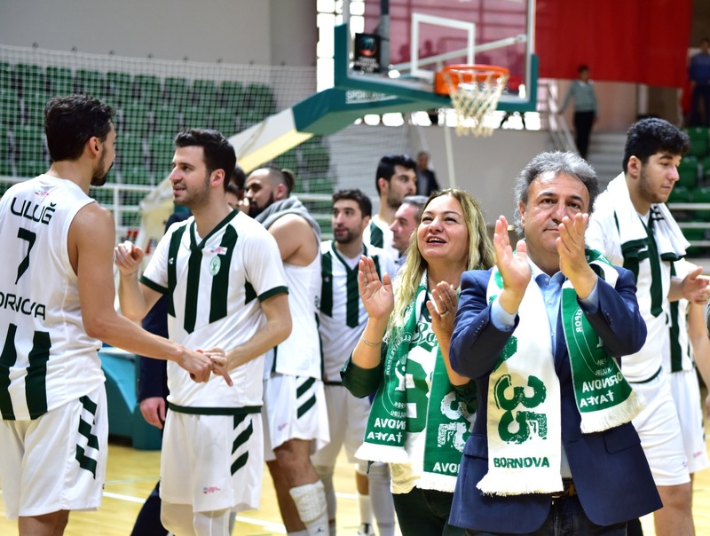 Bornova Belediyespor evindeki ilk maçına çıkıyor