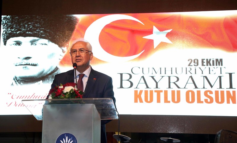 Karabağlar'da coşkulu Cumhuriyet Korteji