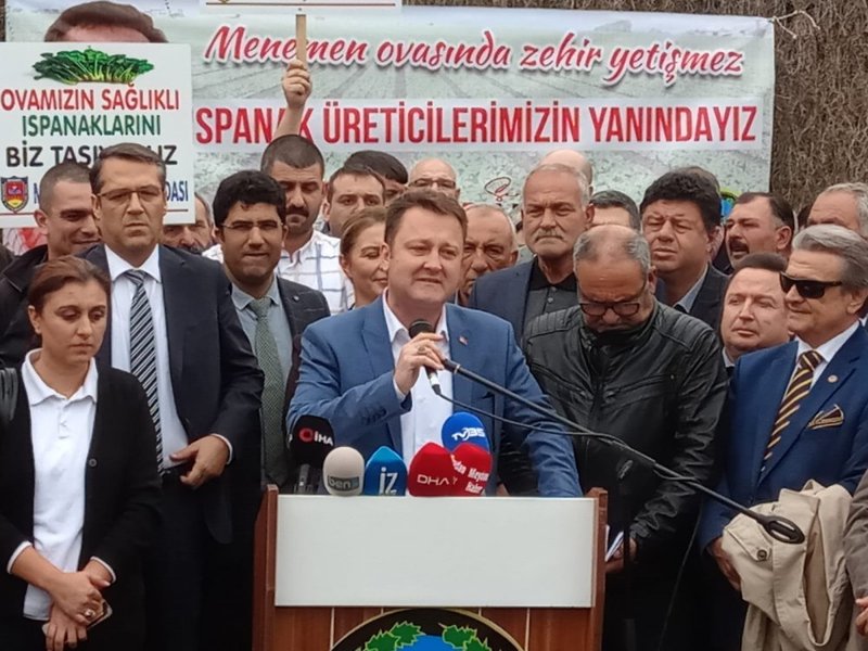 Menemen'de binlerce kişiye ıspanak yemeği