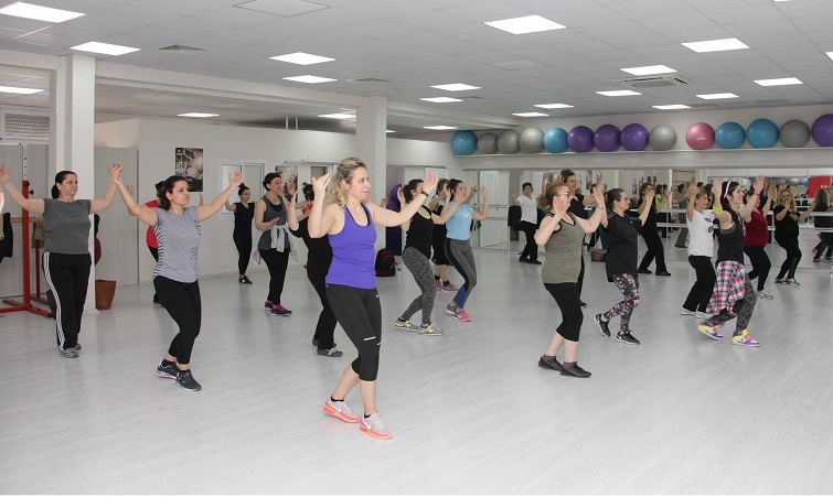 Bayraklı'da 5 bin kişiye spor kursu