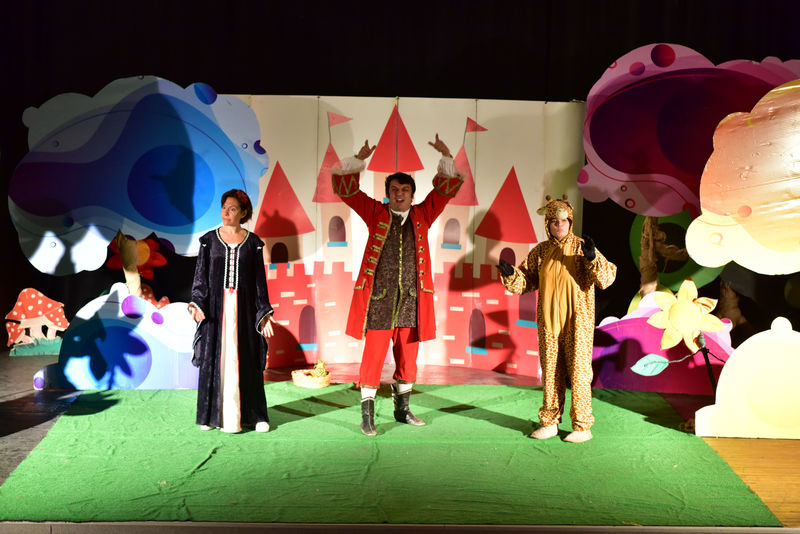 Yıldız Kenter Bornova'da adını taşıyan sahnede anıldı