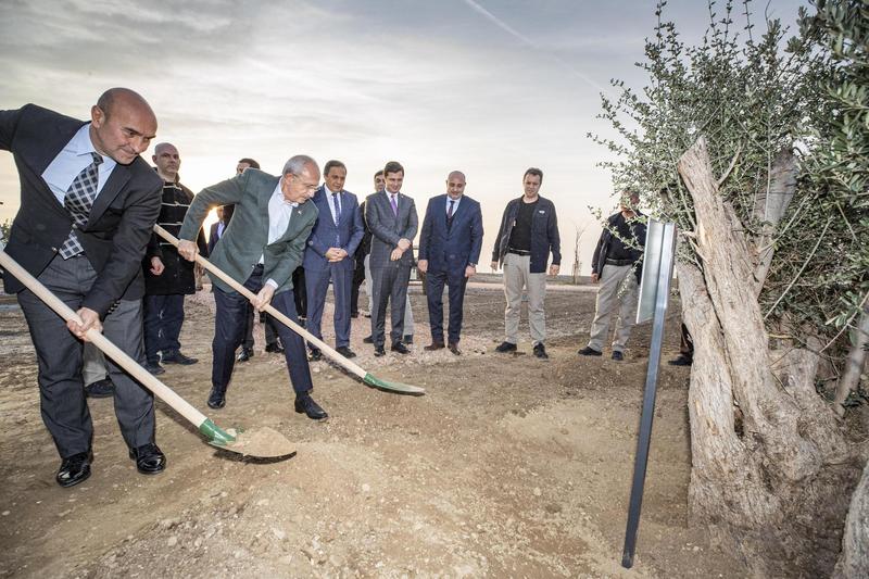 İzmir’de tarihi  açılış