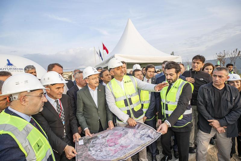 İzmir’de tarihi  açılış