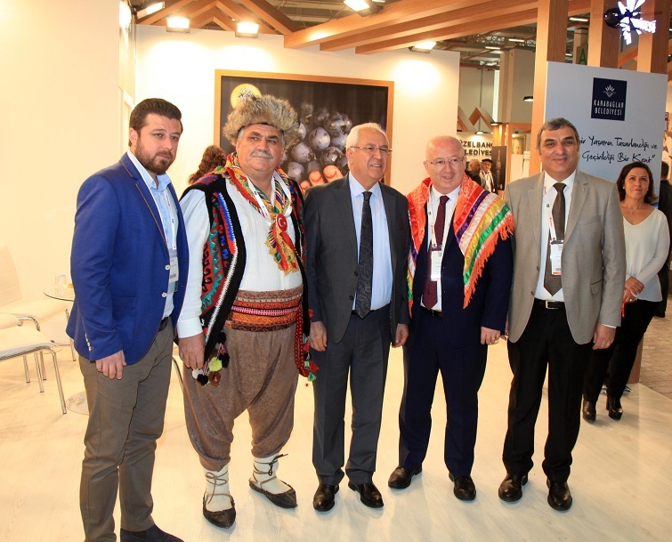 Karabağlar standına yoğun ilgi