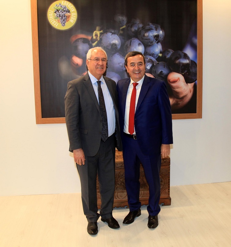 Karabağlar standına yoğun ilgi