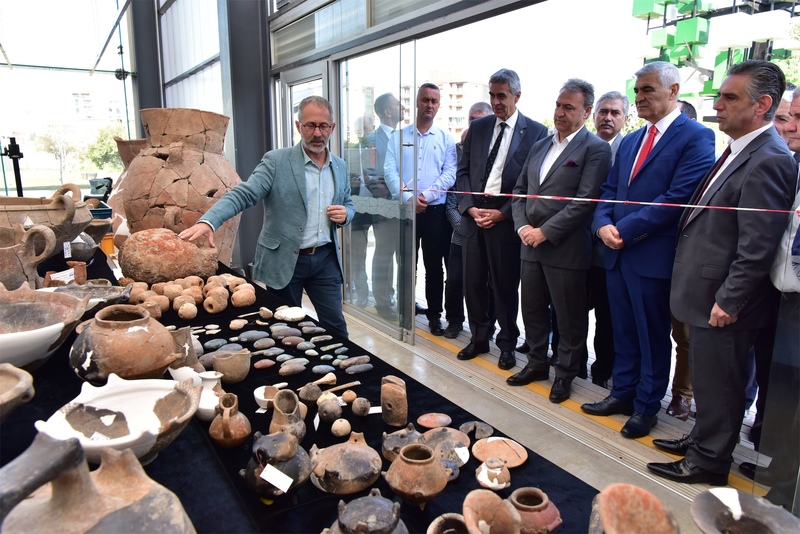 Bornova'da atık pil getiren tarih yolculuğuna çıkıyor