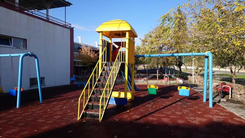 Bayraklı'da parklar yenileniyor, yeşil alanlar düzenleniyor