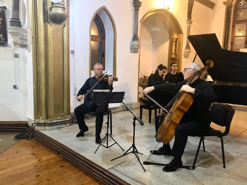 Buca'da büyüleyen konser