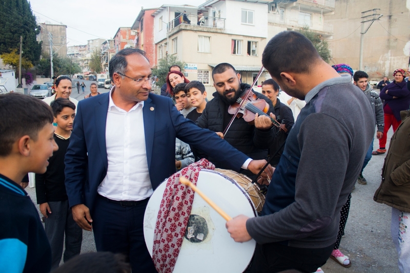 Roman vekil hız kesmiyor: CHP'li Purçu, yarın seçim varmış gibi çalışıyor