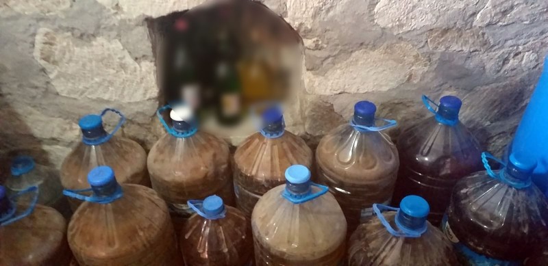 İzmir'de yılbaşı öncesi kaçak şarap operasyonu