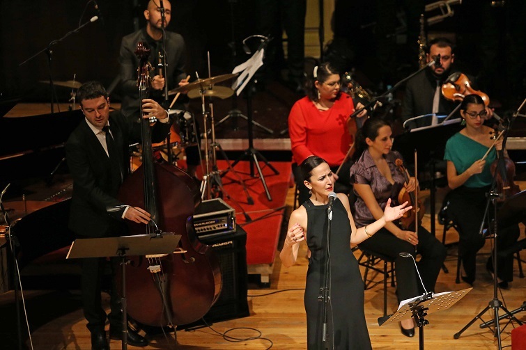 Karşıyaka yeni yılı müzik şöleniyle selamladı