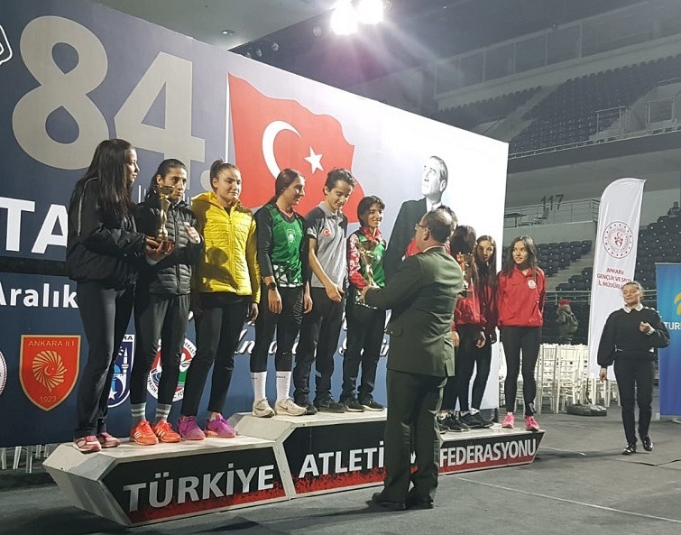 Gaziemir’in altın atletleri Türkiye şampiyonu