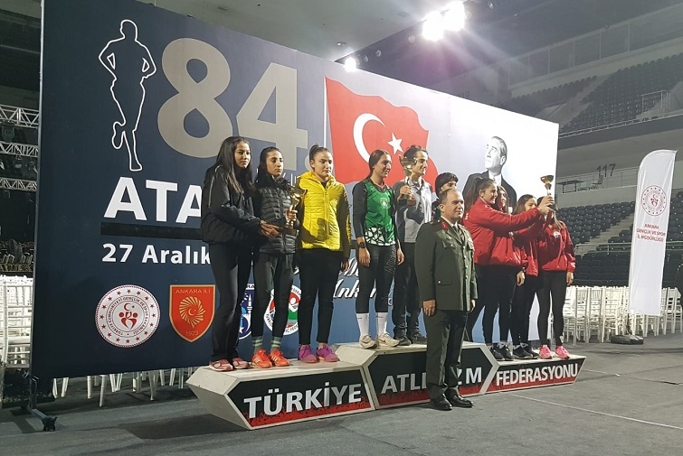 Gaziemir’in altın atletleri Türkiye şampiyonu