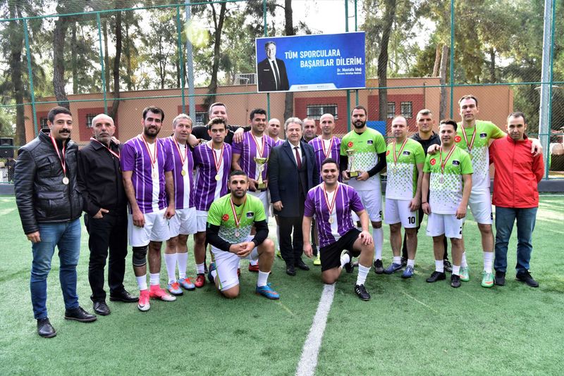 Bornova Belediyesi’nden birimler arası futbol turnuvası