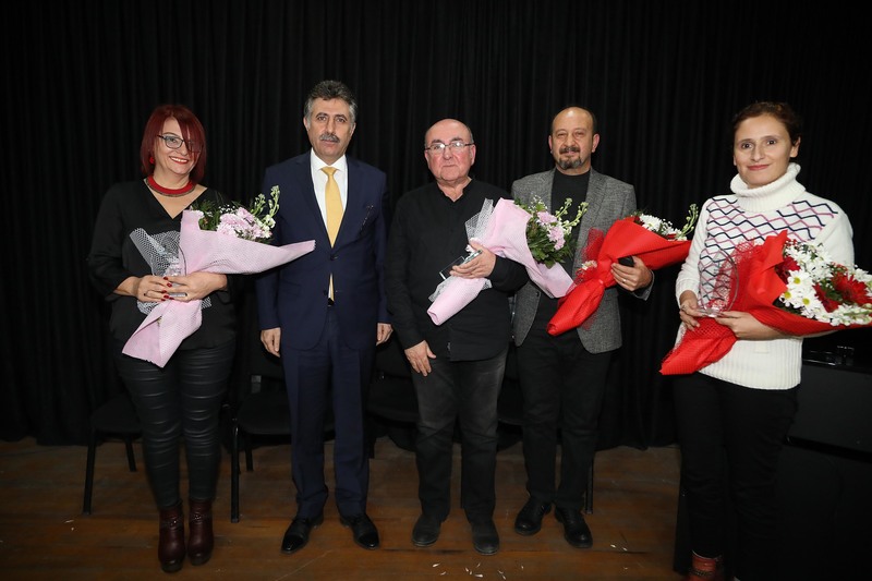 Bayraklı’da şiir dolu gece