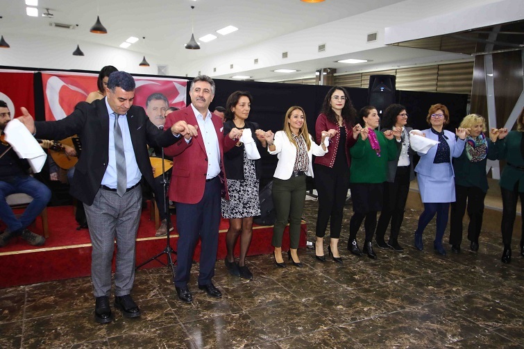 CHP Bayraklı'da dayanışma gecesi