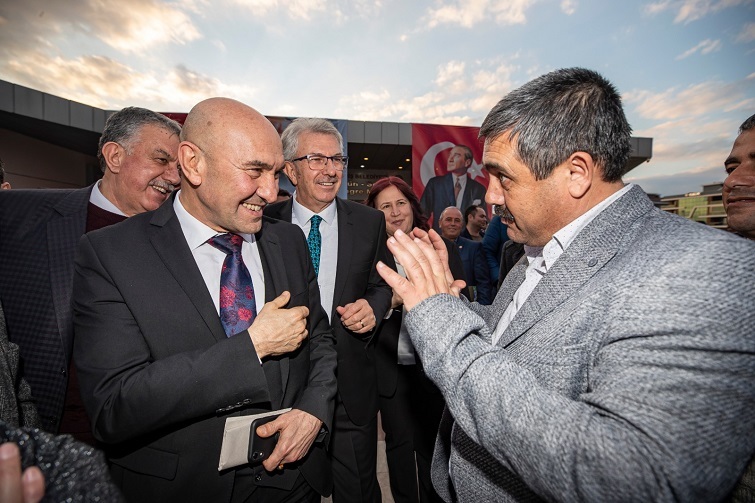 Tunç Soyer bir ayda 871 muhtarı dinleyecek