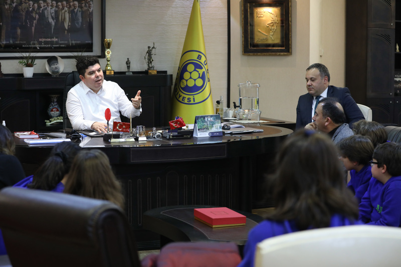 Buca’nın genç beyinleriyle “engelsiz” zirve