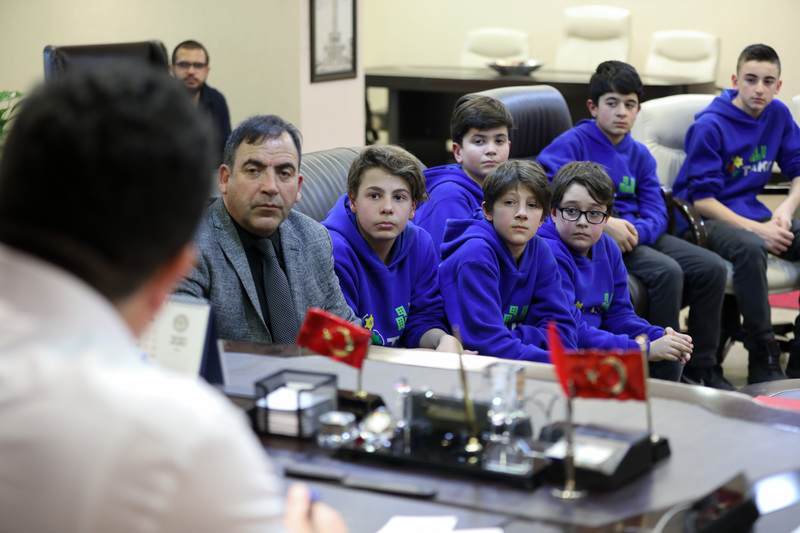 Buca’nın genç beyinleriyle “engelsiz” zirve