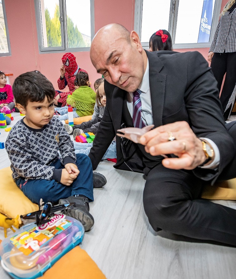 İzmir’in kent merkezindeki ikinci Masal Evi açıldı