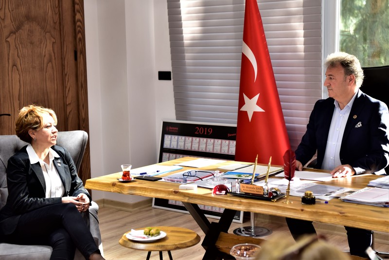 İduğ, CHP’li kadınlar ve gençler ile buluştu