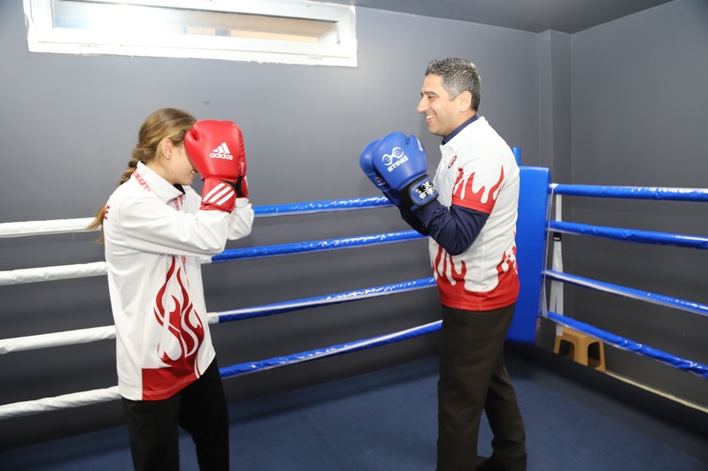 Başkan Kayalar, kadın sporcular ile bir araya geldi