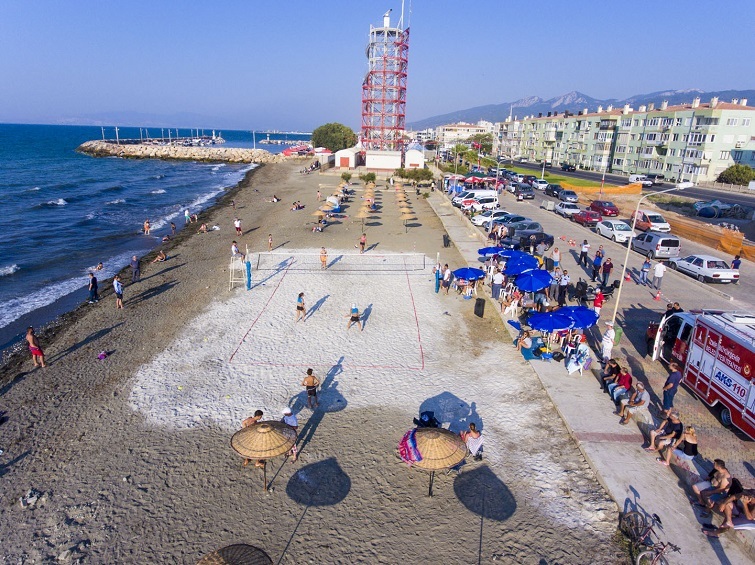 Güzelbahçe Siteler Plajı Mavi Bayrak yolunda