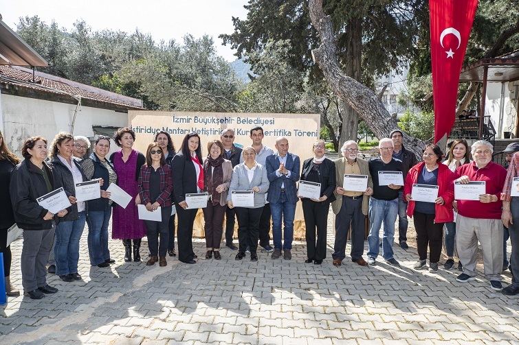 Tunç Soyer üreticilere seslendi: “Ürettikleriniz halkın bakkallarında yerini alacak