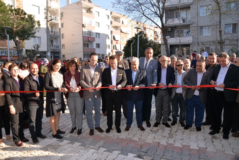 Ahmet Taner Kışlalı Parkı Menemen’de açıldı