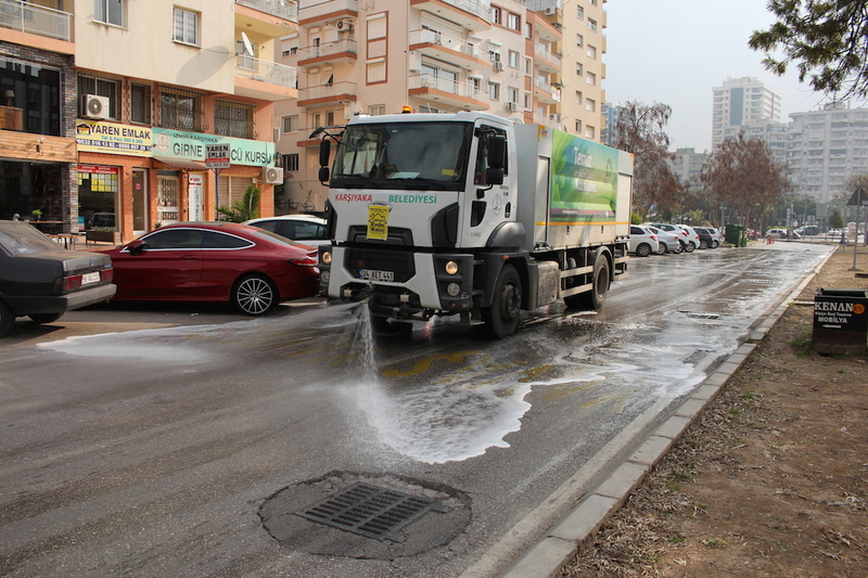 Karşıyaka’nın pazarlarında koronavirüs önlemleri!