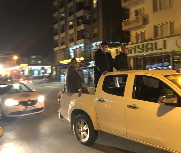 Başkan Kılıç’tan gece mesaisi: Araca bindi sokakları ilaçladı