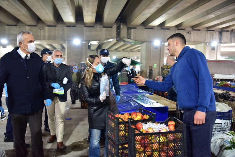 Pazarda Koronavirüs’e geçit yok!