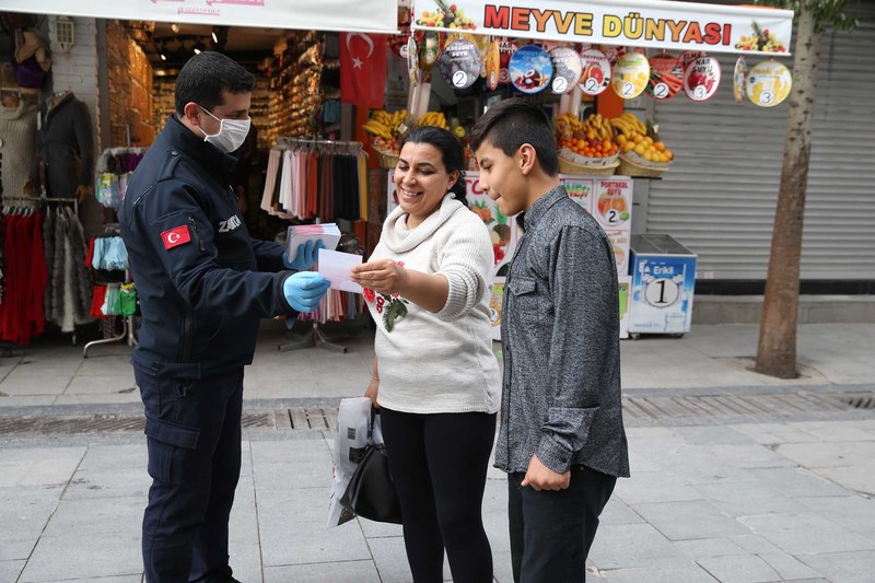 Karşıyaka’da aralıksız ‘korona’ mesaisi