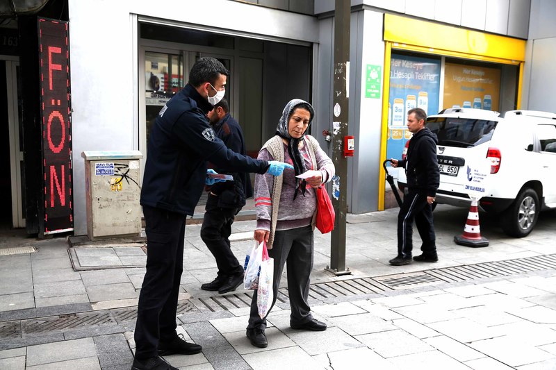 Karşıyaka’da aralıksız ‘korona’ mesaisi