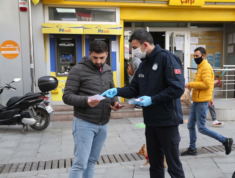 Karşıyaka’da aralıksız ‘korona’ mesaisi
