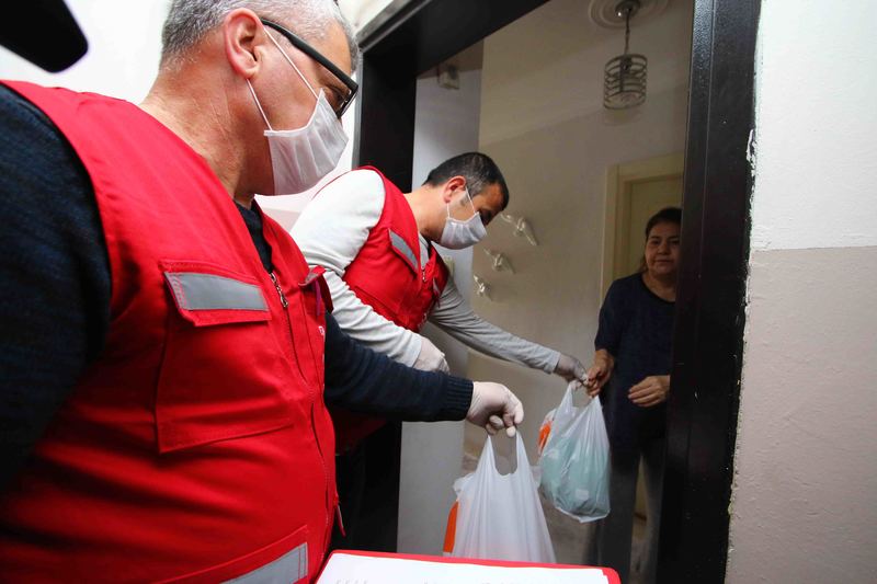 Bayraklı'da, çağrı merkezi vatandaşın yanında