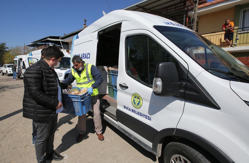 Başkan Kılıç fırını olmayan köylerde kapı kapı ekmek astı