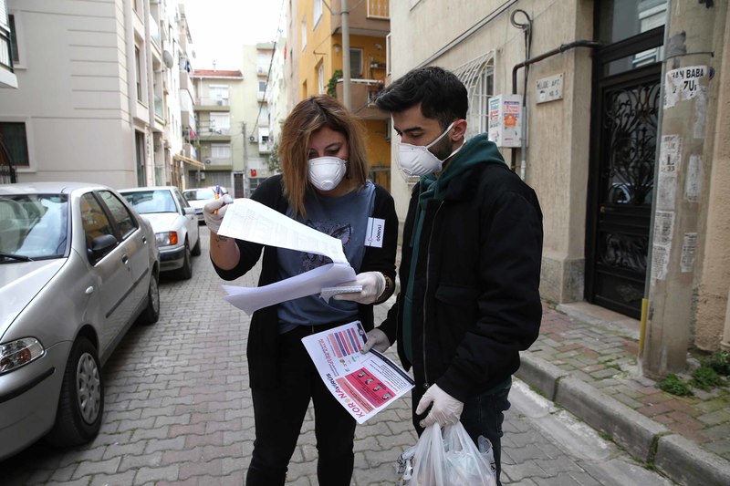 Karşıyaka Belediyesi ‘çınarları’ yalnız bırakmıyor!