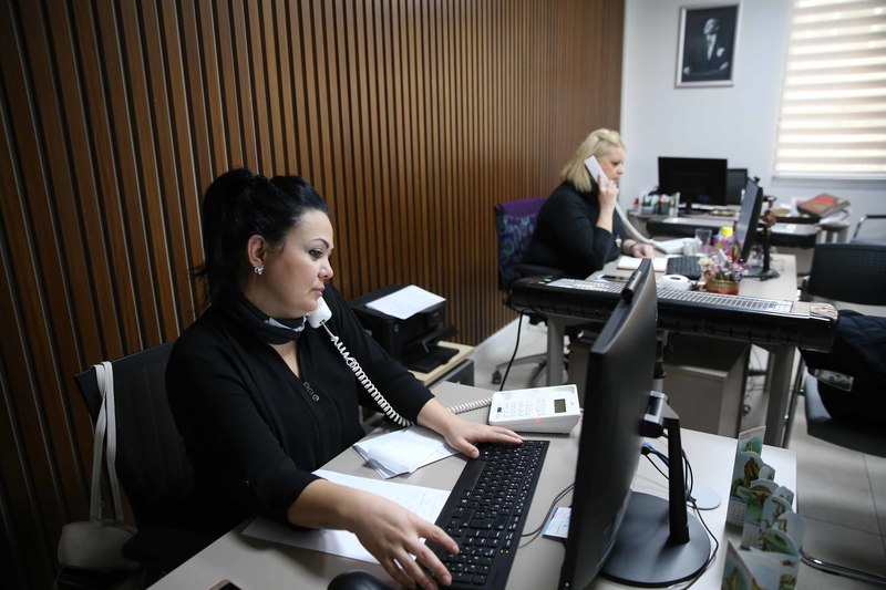 Karşıyaka Belediyesi ‘çınarları’ yalnız bırakmıyor!