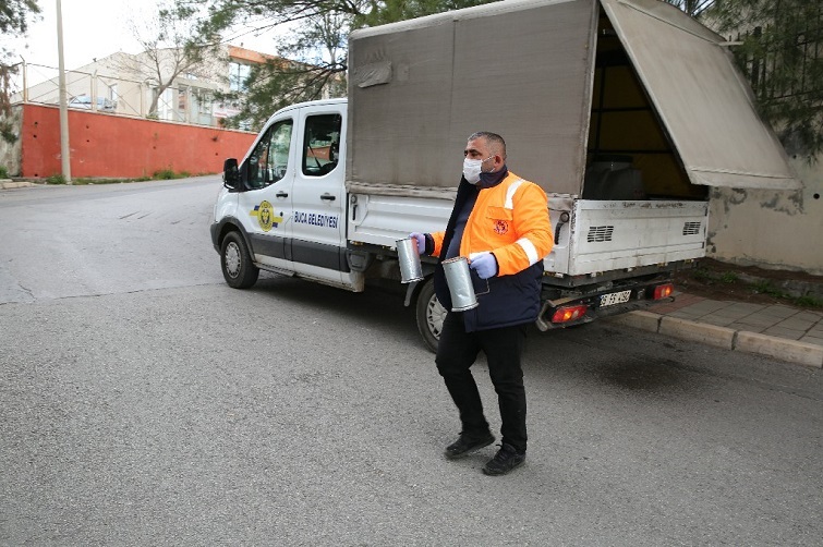 Buca’da sokak hayvanlarına özel önlem: 25 yeni beslenme odağı