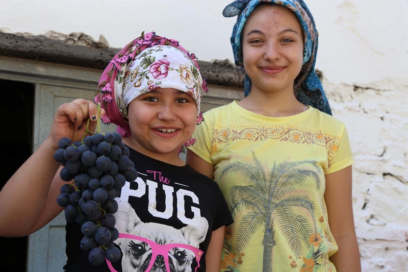 Karabağlar Belediyesi üreticinin de yanında