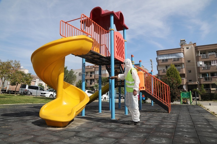 Gaziemir’in parkları salgın sonrasına hazırlanıyor