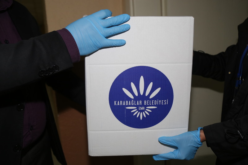 Karabağlar Belediyesi’nden berber esnafına destek