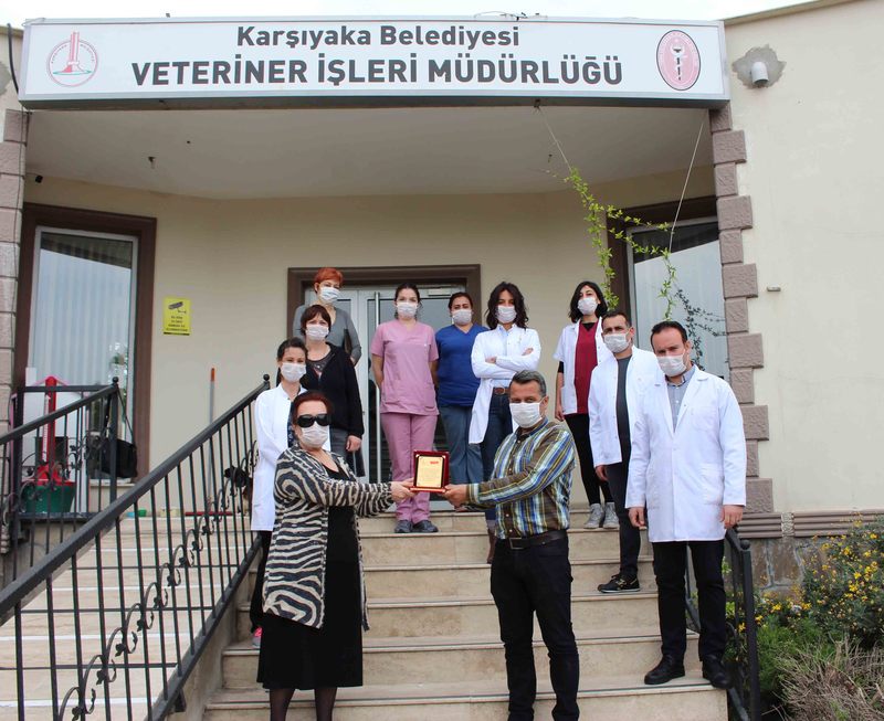 Hayvan dostu hizmetlere 'teşekkür' plaketi