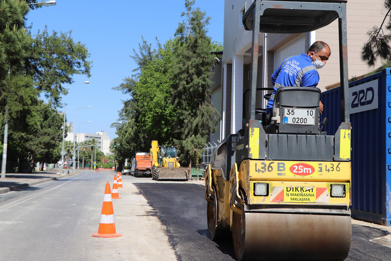 İzmir’in yollarına 418 bin ton asfalt döküldü